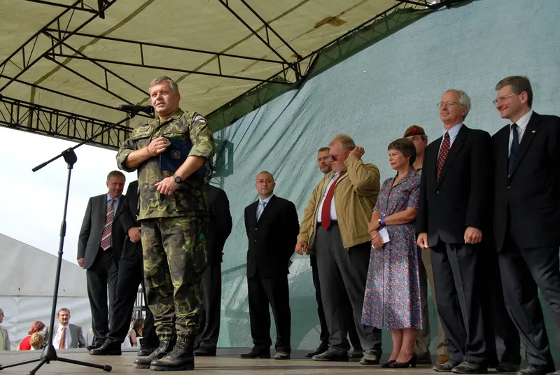 Hosté, návštěvníci a veteráni 