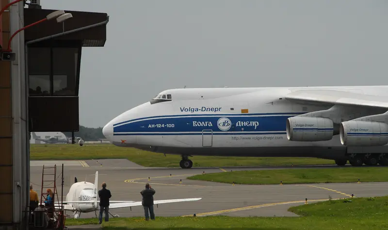 Přílet An-124 Ruslan